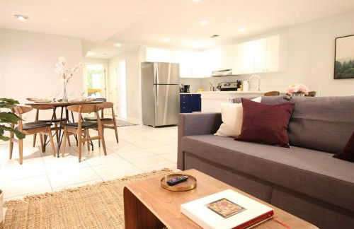 Lincoln Park Place Capitol Hill with Parking - Photo 1