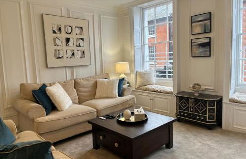 Spacious 2B Flat in Clement House - Photo 1