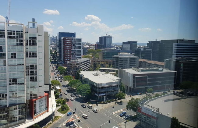 2BR Food Drink Hub Pool 2 Cars Gym Rooftop - Foto 12