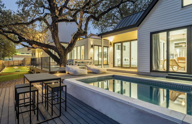 Modern Retreat w/ Pool, Guest House & Deck Lounge Henley by Avantstay - Foto 36