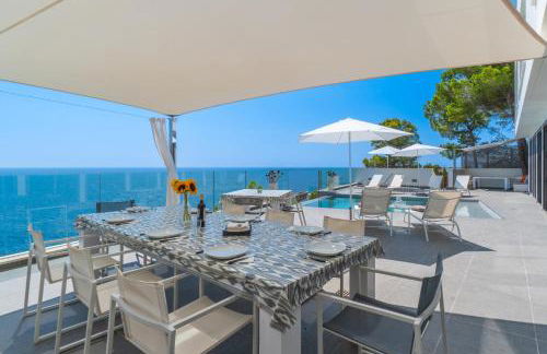 Can Ema, villa moderna con piscina frente al mar - Photo 40