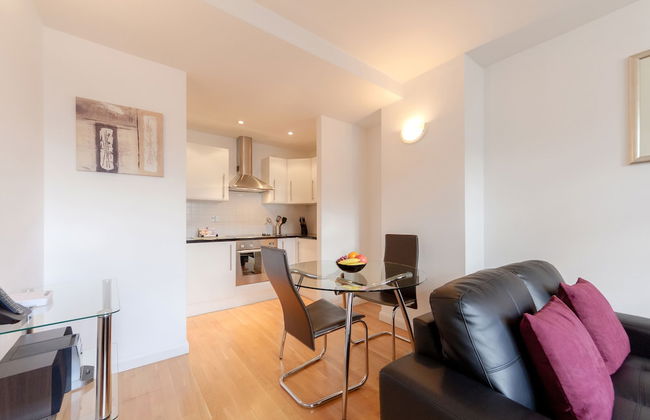 Roomspace Apartments -Groveland Court - Photo 10