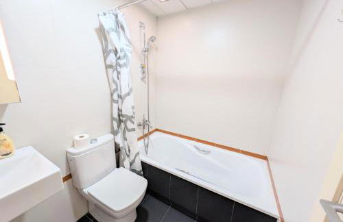 Barcelona Forum Pool and Parking included and Beach 5min - Photo 14