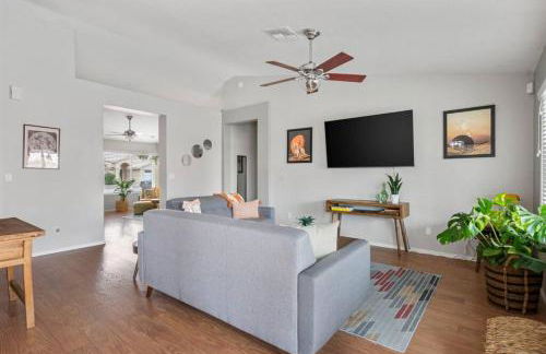 Sunkissed Private Pool 3BR Oasis w Outdoor Lounge - Foto 12