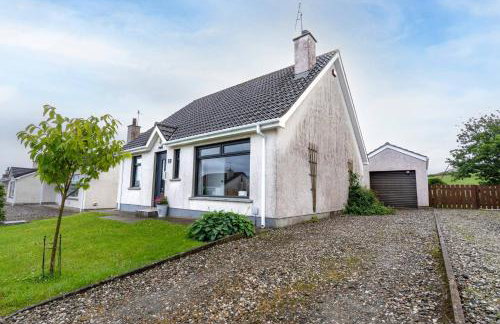 3-Bed Portballintrae Home | Wi-Fi, Garden, Parking - Foto 21