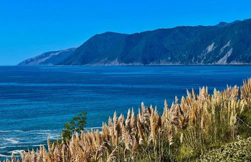 Amazing Oceanview 2 bedroom Oceanfront! by OceanviewHotTubs Shelter Cove, CA Tesla EV Station - Foto 17