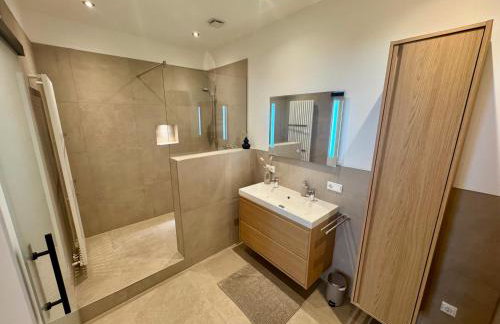 Pretti Apartments - Neu, Stilvoll, Zentral, Komfortabel, Geräumig & Ruhig - Photo 14