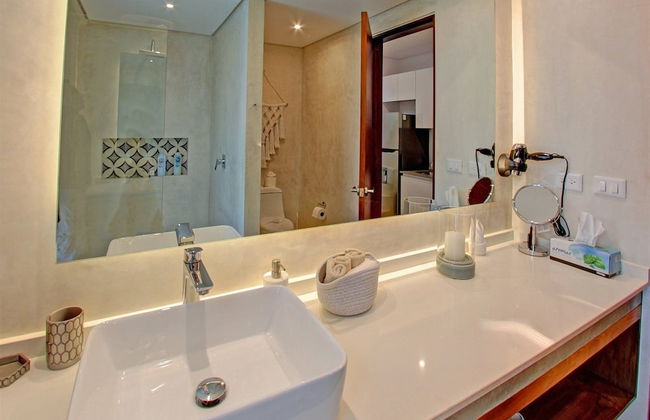 Loveboat Penthouse Studio With Private Splash Pool – PENTHOUSE 5 B – By Salt-Kisses - Photo 12