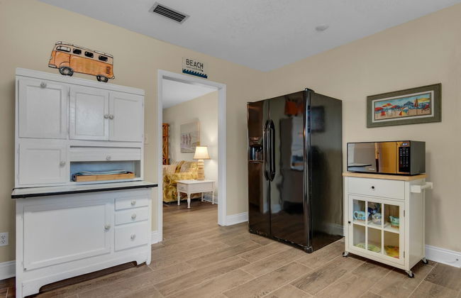 Bungalow By the Sea - Photo 15