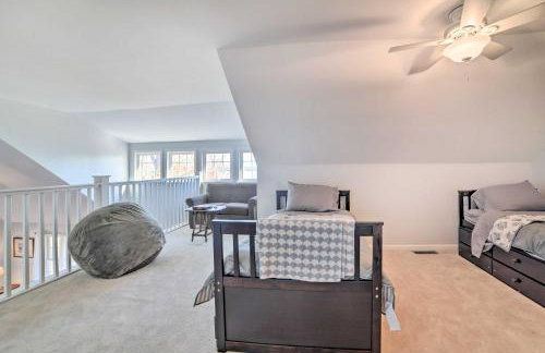 Country-Chic Home with Fire Pit, Steps to Lake! - Foto 20