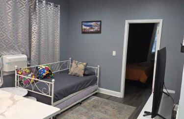 New Apartment Liberty State Park Jersey City NJ Airport Train Manhattan NYC - Foto 42