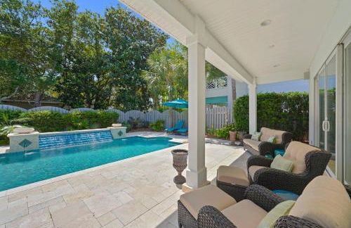 Tropical Dreams by the Sea - Vacation Home with Private Pool & Close Proximity to Beach - Foto 24
