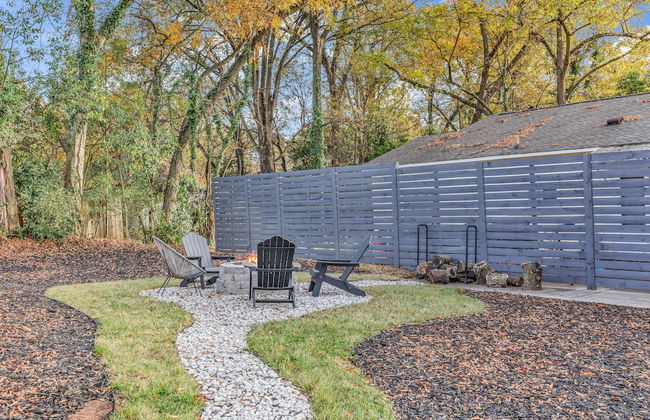 Charlotte Spacious Home - Foto 32