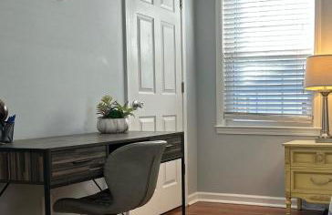 Under the Oaks, A Downtown Hidden Gem - Foto 37