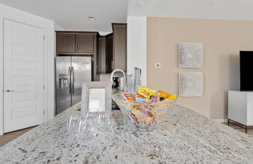 Luxe Queen Creek Home with Pool, Yard, Work Station - Photo 11