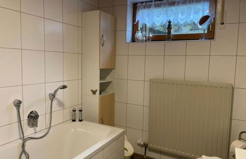 Appartio - Gästehaus "Dorfblick" - komfortable Ferienwohnungen mit Küche und Waschmaschine - Foto 6