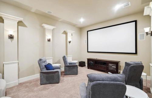 Lakefront Mansion with Pool and Cinema - Foto 36