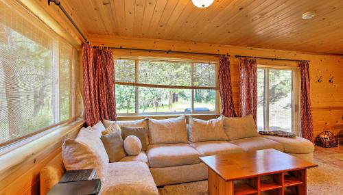 Romantic Riverfront Cottage - 1 Mile to Winthrop! - Foto 5