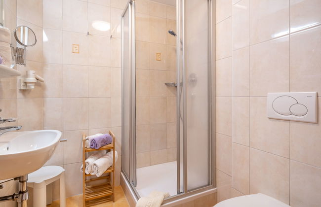 2 bedroom Apartment in Mayrhofen with garden - Photo 7