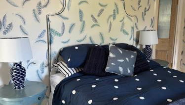 The Pink House - Photo 2