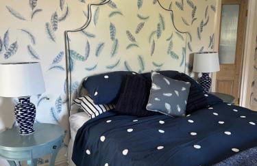 The Pink House - Photo 2