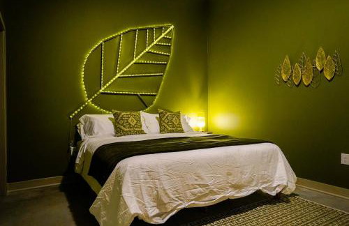 Peridot Suite - NEW 2bdrm 2bath Loft near Mass! - Photo 39