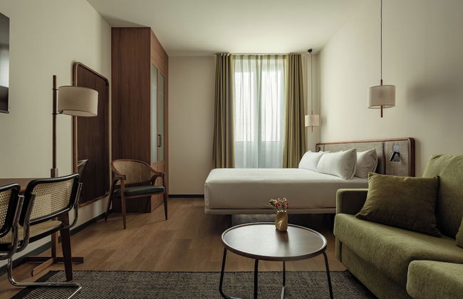 Batimont Suites & Apartments - Photo 10