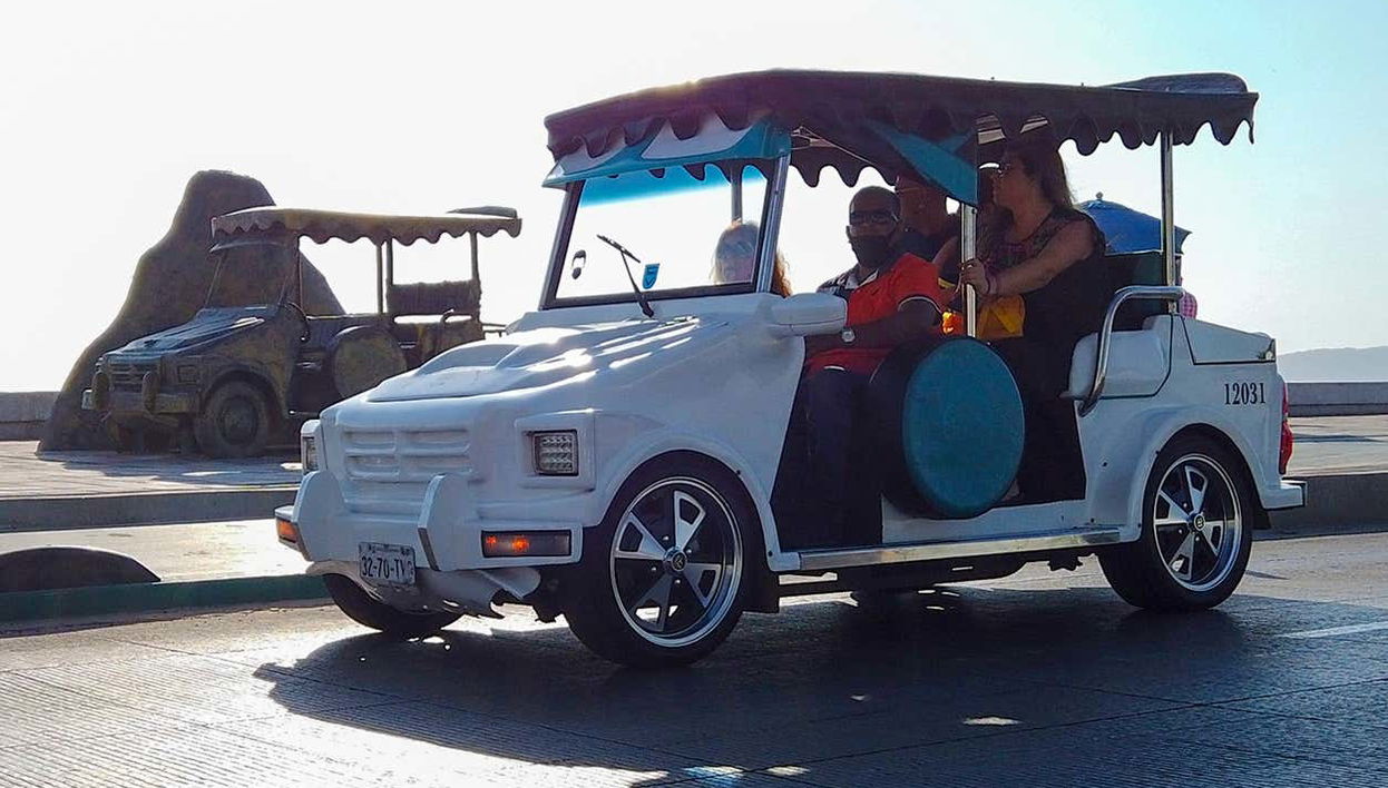 Percorrendo Mazatlán de carro pulmonía