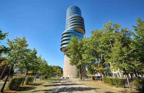 Suburban Jungle - Foto 52