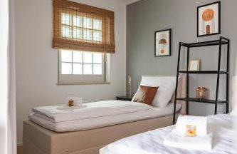 C4S -COME4STAY -InnHarmony- Stilvoll eingerichtetes Apartment für bis zu 8 Personen - Hochwertige Betten I voll ausgestattete Küche I Balkon I Badezimmer I WLAN I Smart TV - Foto 4