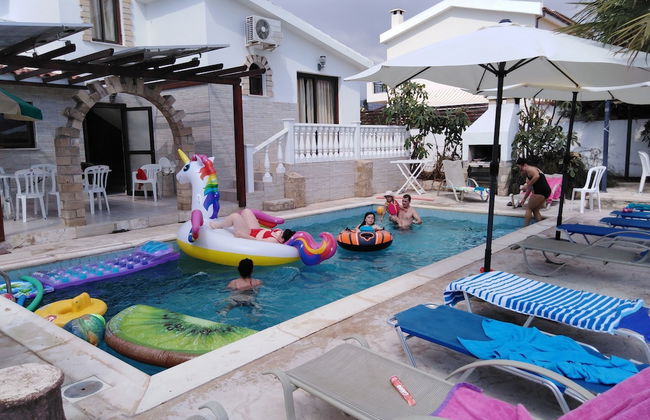 Lovely six Bedroom Villa in Coral Bay - Photo 30