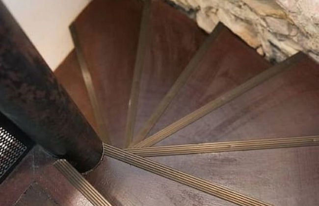 Historic 1890s House With Terraced Backyard Deck H346 - Photo 12