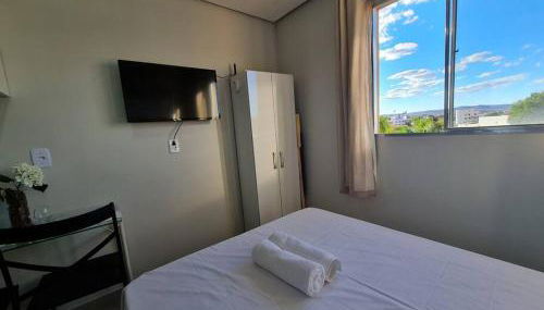 Kitnet303 centro, c linda vista janela, tv smart - Foto 2