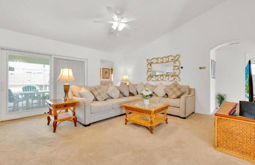 Home with Private Pool, Game Room & Big Backyard! - Foto 26