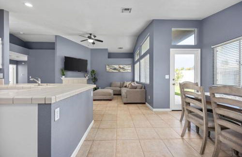 3 Bed 2 Bath Newly Furnished - Available Now - Photo 13