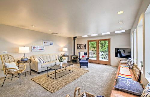 Unique Port Ludlow Home with 3 Decks and Hot Tub! - Foto 3