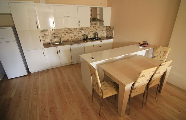 Royal Life Residence - Photo 15