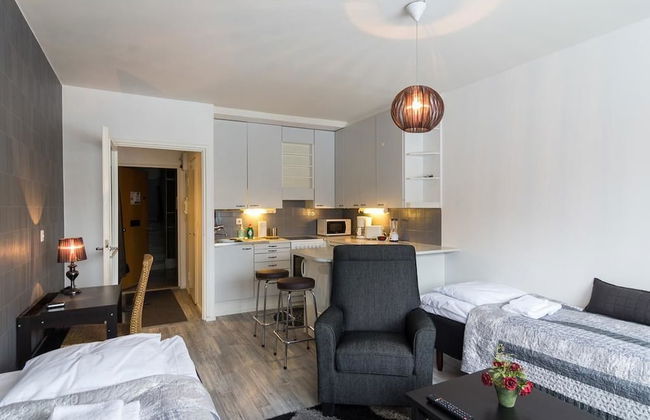 Santa's City Apartments - Photo 5