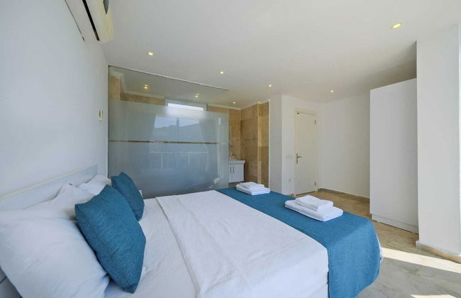 Villa Lumiere 3 Luxurious 5 bed Villa in Kiziltas Kalkan With sea Views - Photo 10