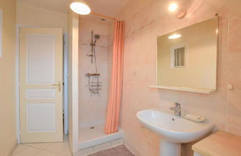 Beautiful Home In Créances With Wifi - Foto 23