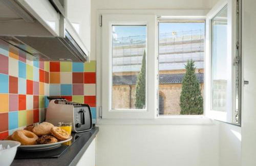 Avelli Pia Fourth Floor with 2 Bathrooms - Florence Charming Apartments - Delightful and bright 4rd-floor apartment without elevator, overlooking one of Florence's most beautiful squares, Exceptionally located for exploring the city - Foto 21