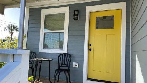 Updated,spacious, maritime 3BR downtown cottage - Photo 1