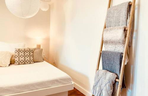 Zen Haus Garden Retreat, prime location, Luxe amenities - Photo 10