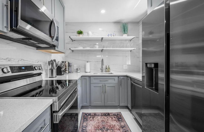 Uhost AI 1BR With Marble Accents Patio - Foto 11