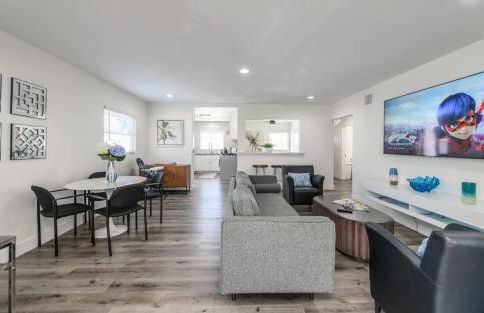 Spacious Disneyland 5 Bedroom 4 Bath House with Game Room - Photo 26