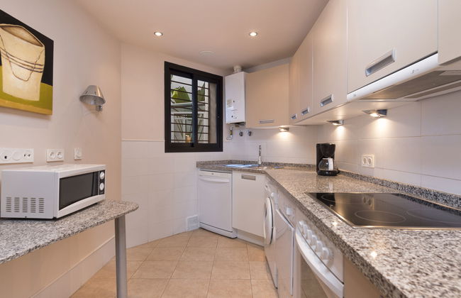 Lateral View - Photo 4