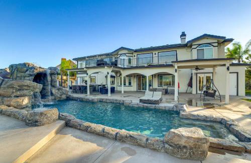 Expansive Riverside Mansion! Luxe, Family Friendly - Foto 36