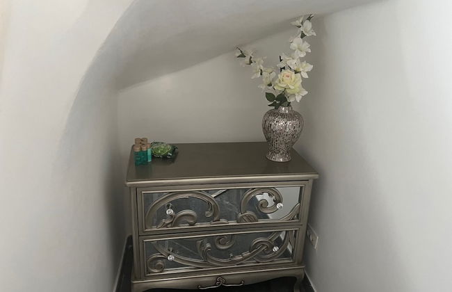 Luxury 4 bedroom villa with jacuzzi - Photo 3