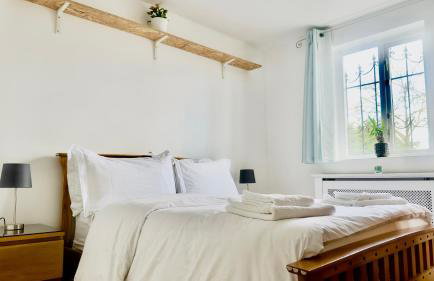 Amazing Location - City of London- 2 Bedroom Stunning Canal View House With Private Garden,Parking & Balcony - Foto 29