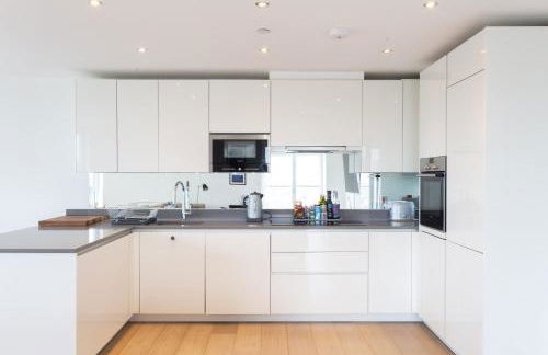 2 Bed 2 Bath Penthouse With Amazing Views with Free Parking - Foto 6